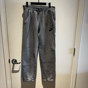Women’s Nike Sweatpants~ size M